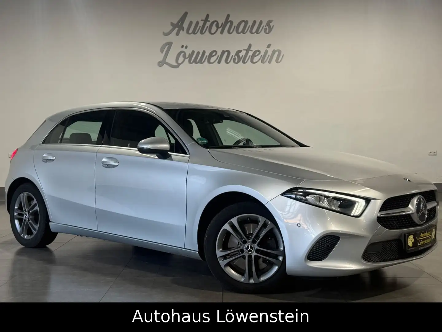 Mercedes-Benz A 250 *NAVI*RFK*WIDESCREEN*S-HEFT Silber - 1