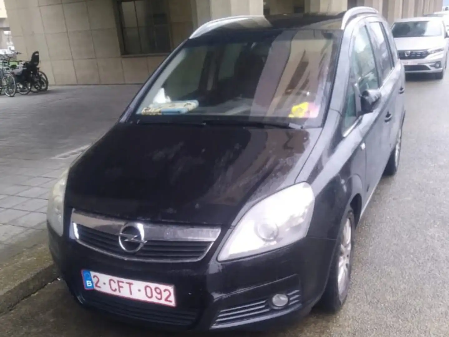 Opel Zafira 1.8i XER 16v Enjoy Zwart - 1