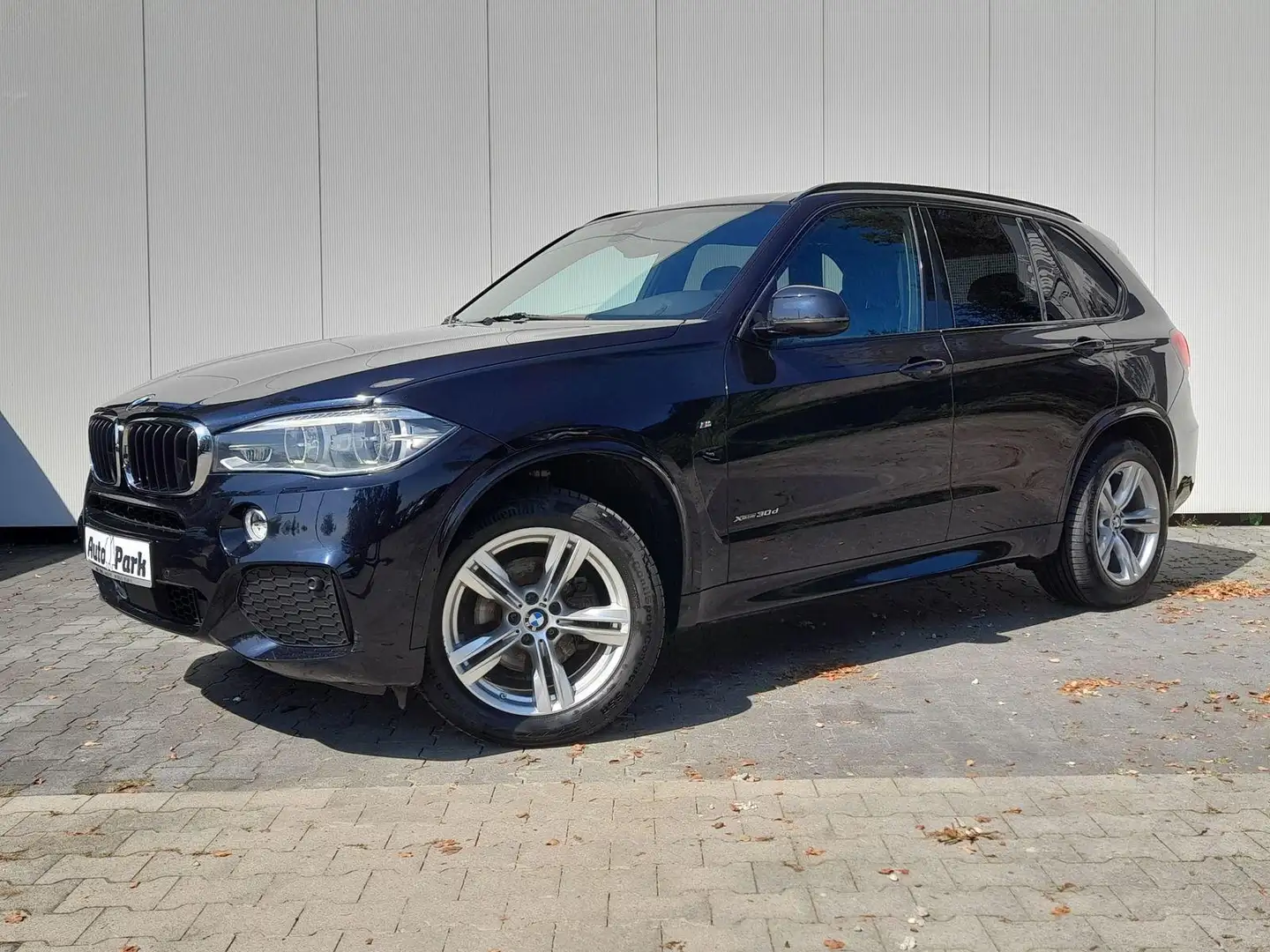 BMW X5 M~HUD~NAVI~LEDER~RFK~2xPDC~AHK~LED~KLIMAAUTOMATI Schwarz - 2