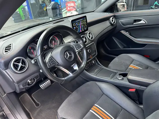 Mercedes-Benz Cla view 10