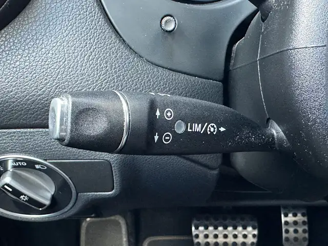 Mercedes-Benz Cla view 17