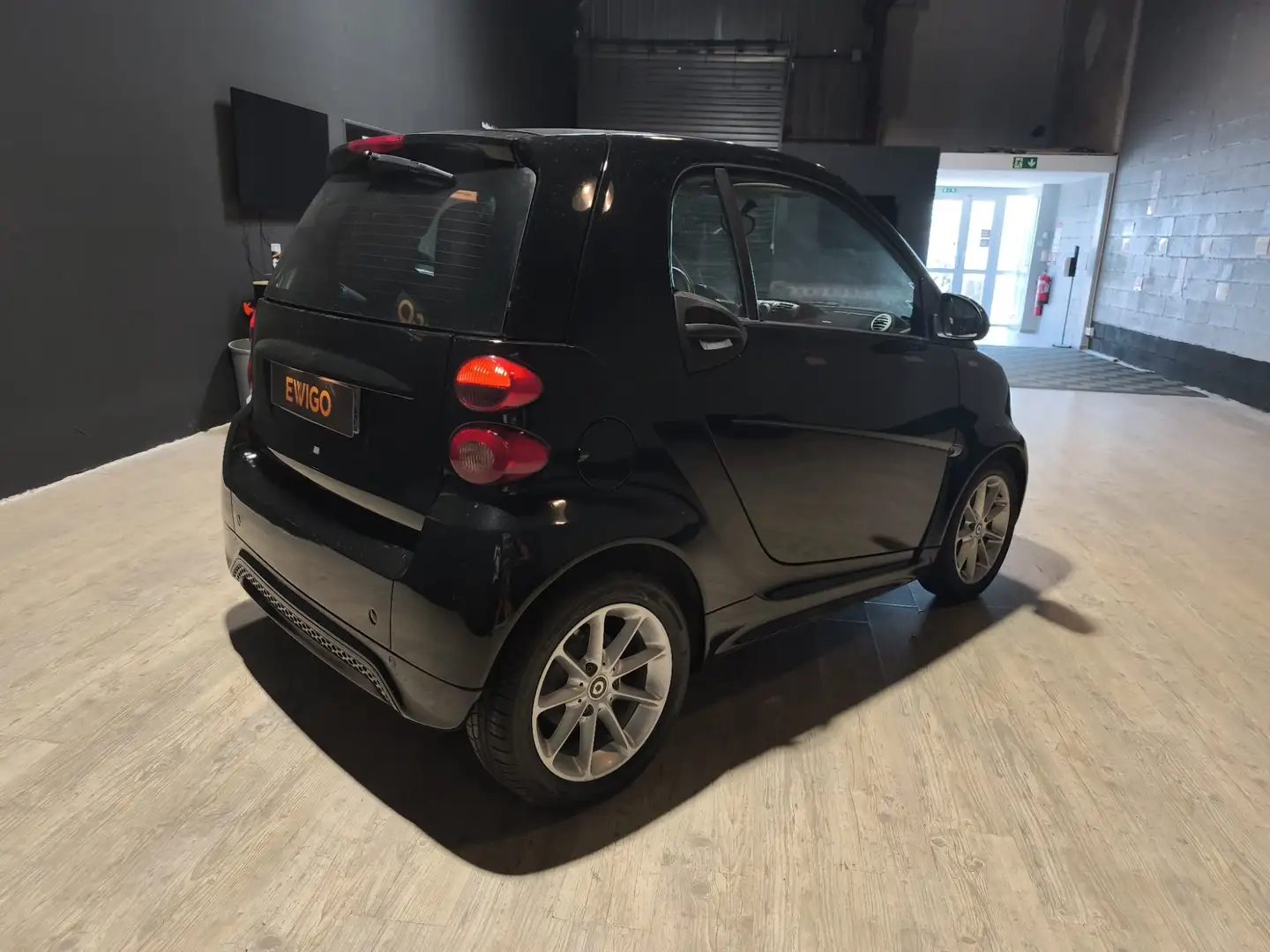 smart forTwo 1.0  70ch PRIME  - clim - toit panoramique - suivi - 2