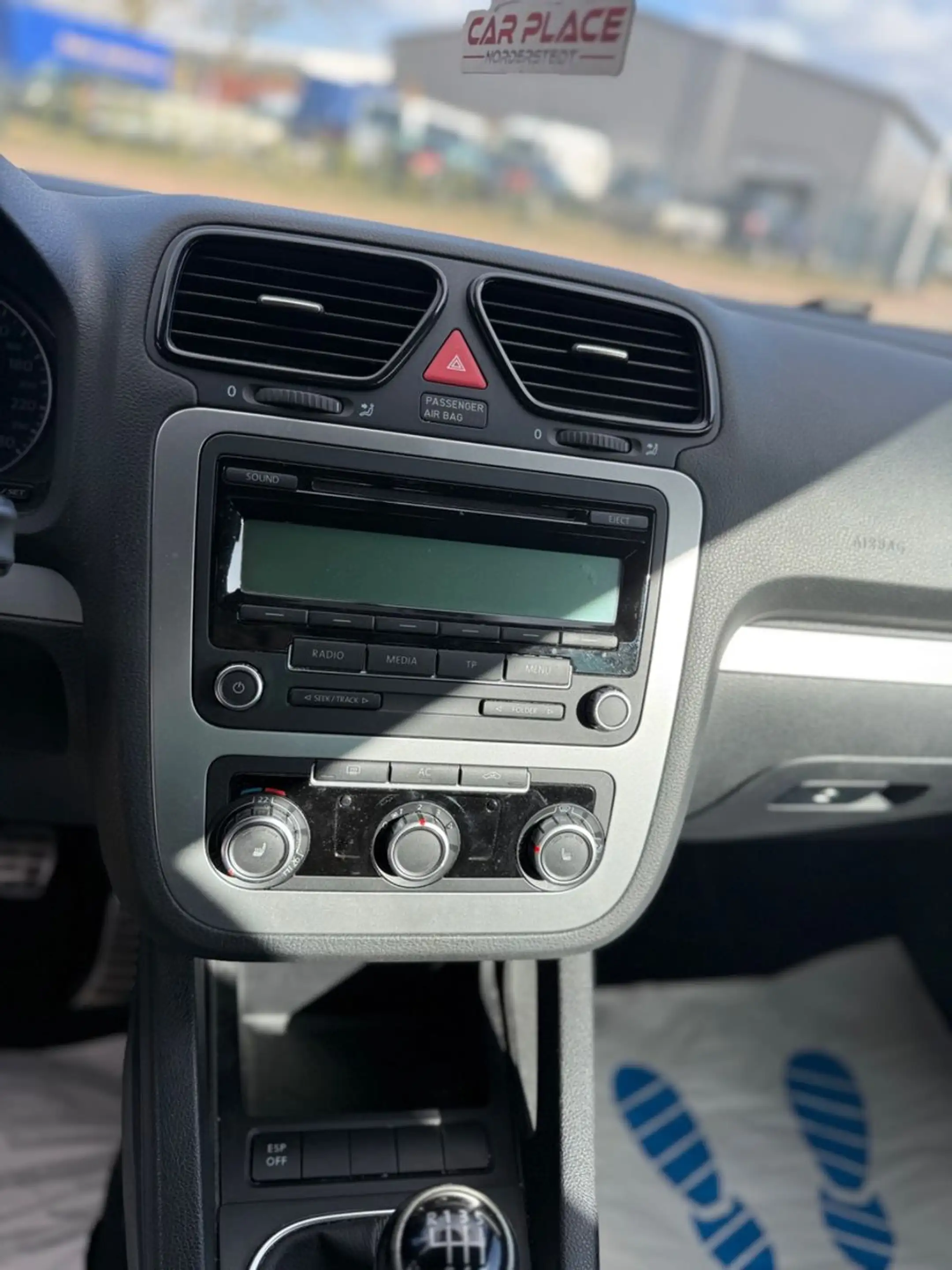 Volkswagen Scirocco 1.4 TSI TÜV NEU/SPORTPAKET/SHZ/PDC — photo 15