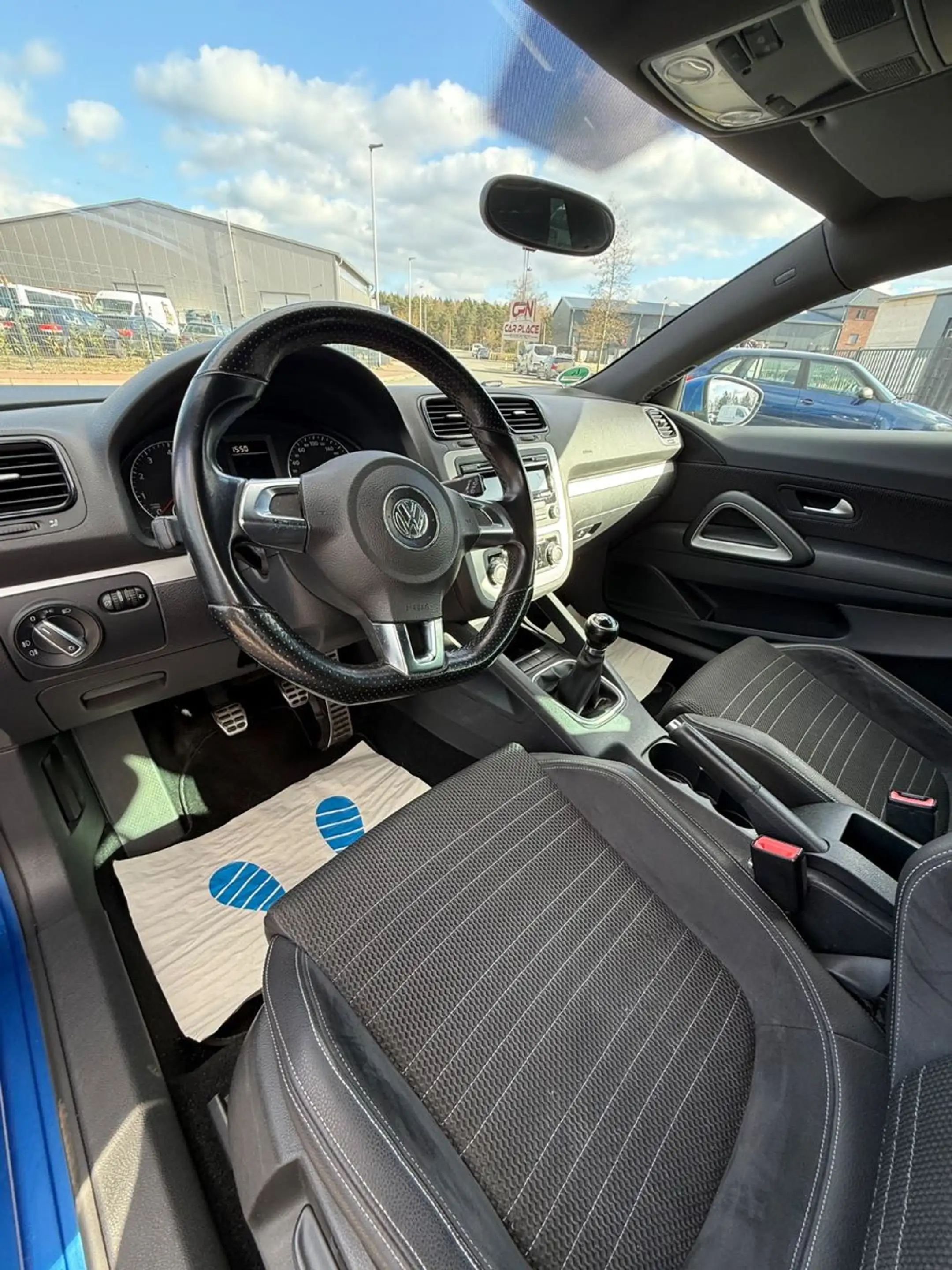 Volkswagen Scirocco 1.4 TSI TÜV NEU/SPORTPAKET/SHZ/PDC — photo 9