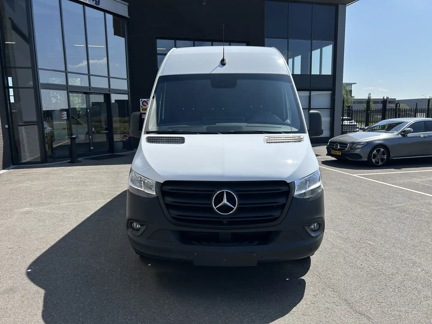 Mercedes-Benz Sprinter 314 CDI RWD L2 H2 MBUX / 360 Camera / Navigatie / Wit - 2