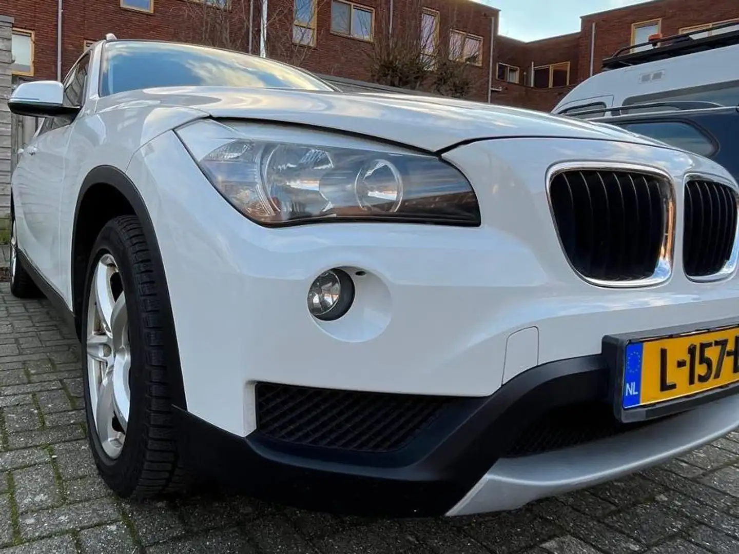 BMW X1 1,8I Wit - 1