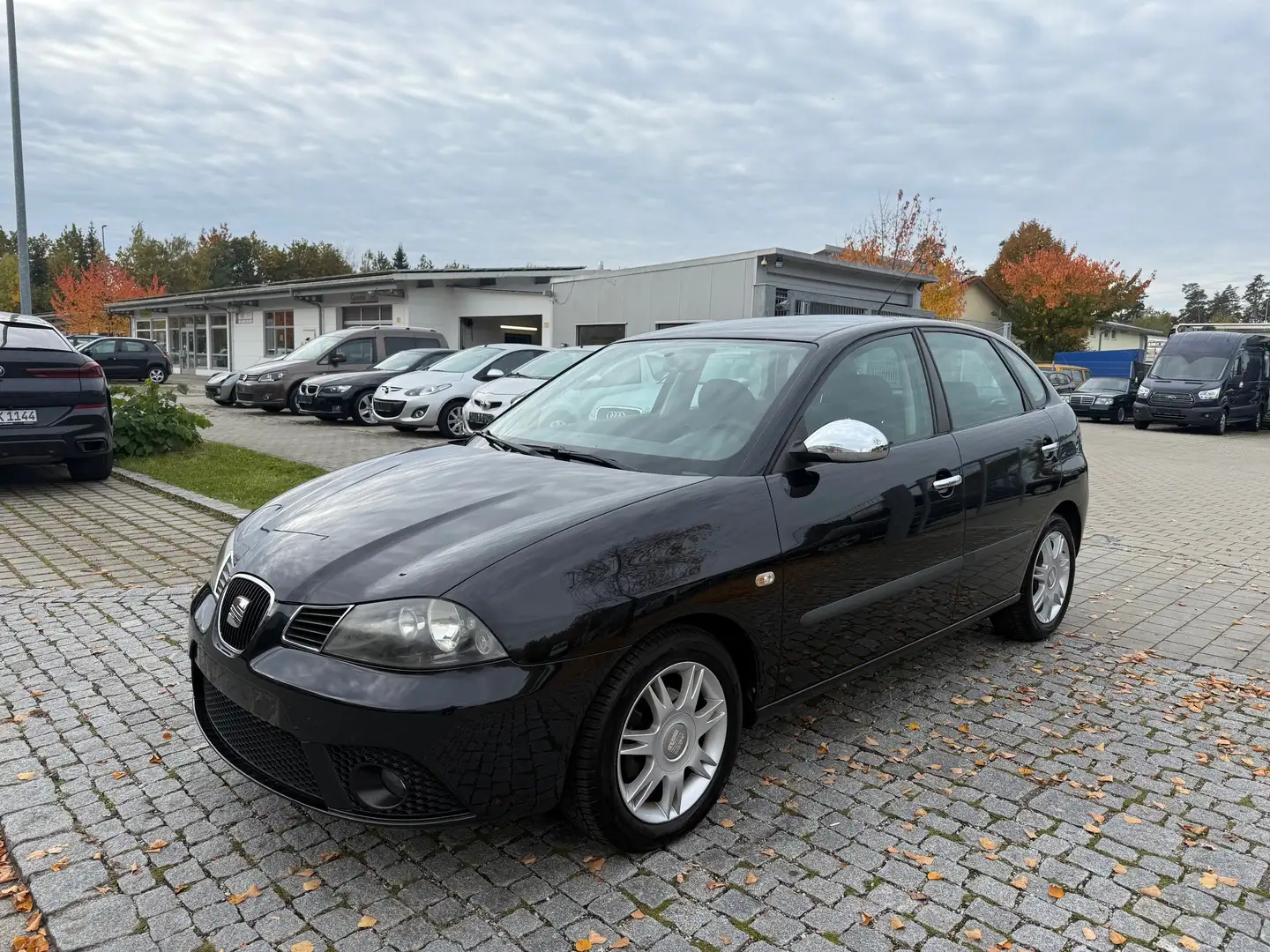 SEAT Ibiza Reference - TÜV 10.2026. - Schwarz - 1