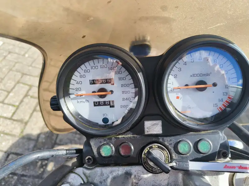 Honda Hornet - foto 7