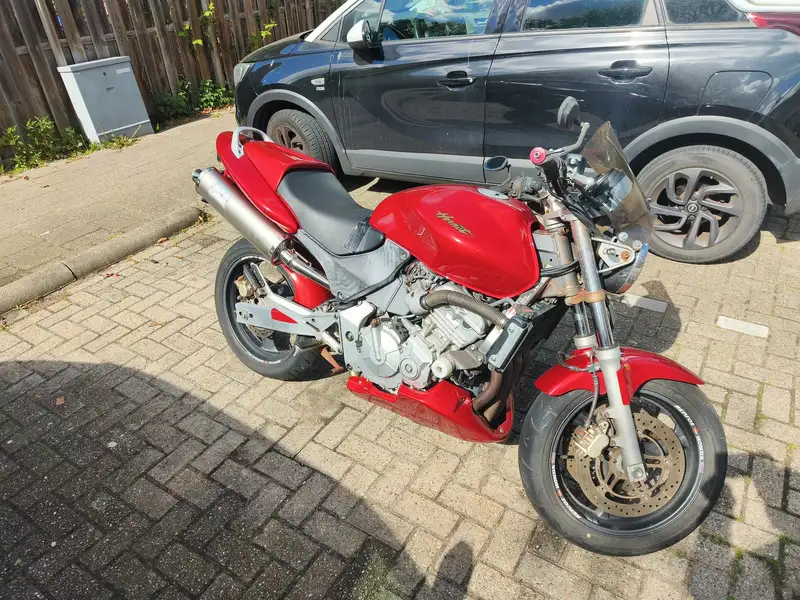 Honda Hornet - foto 6