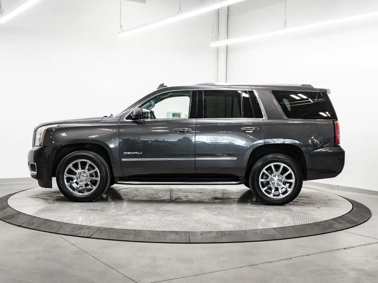 GMC Yukon снимка GMC Yukon