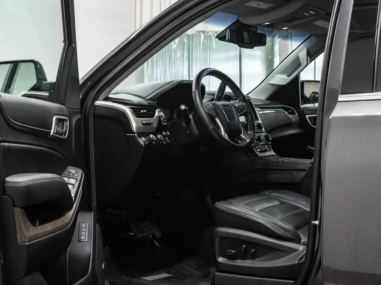 GMC Yukon снимка GMC Yukon
