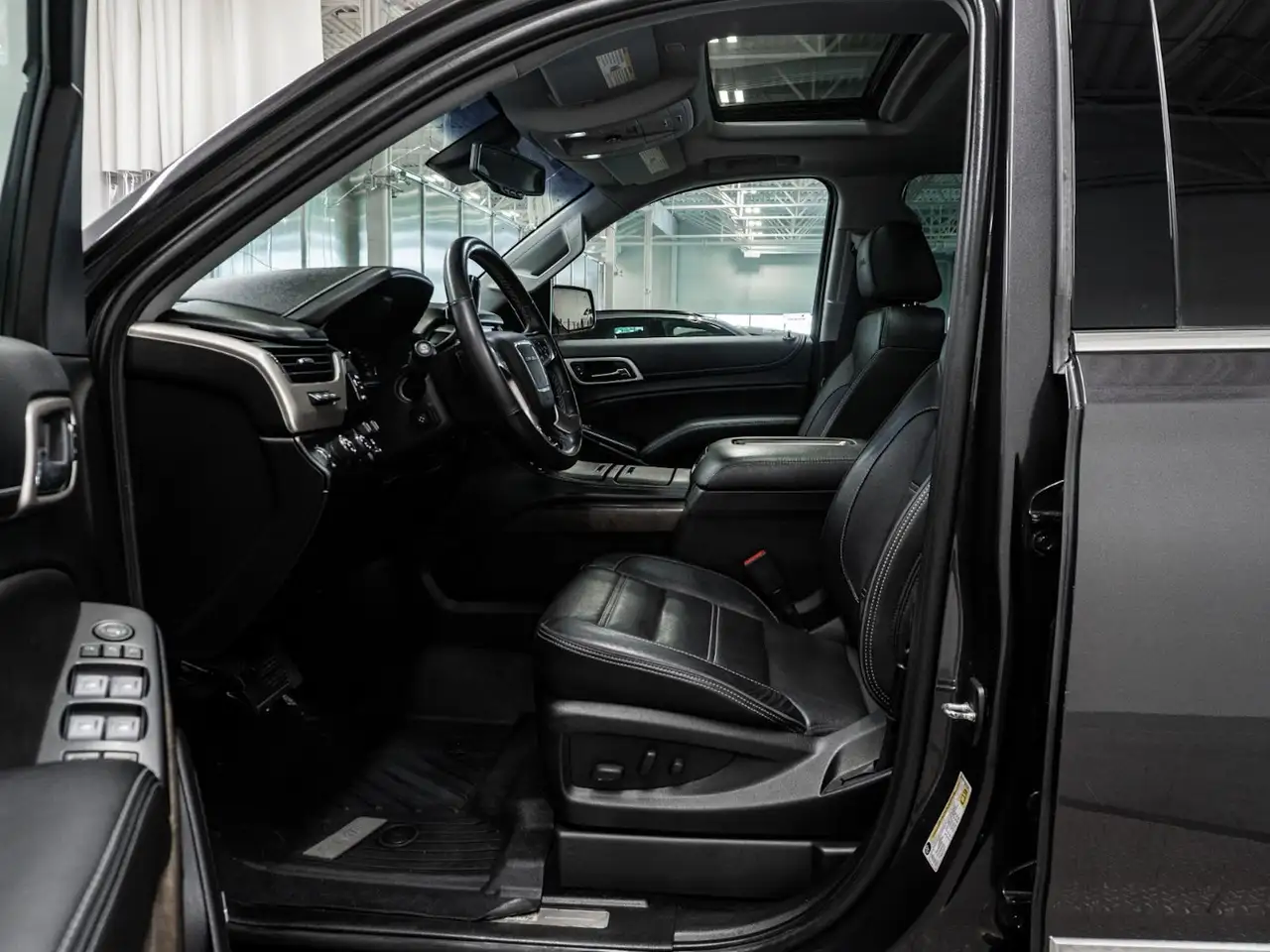 GMC Yukon снимка GMC Yukon