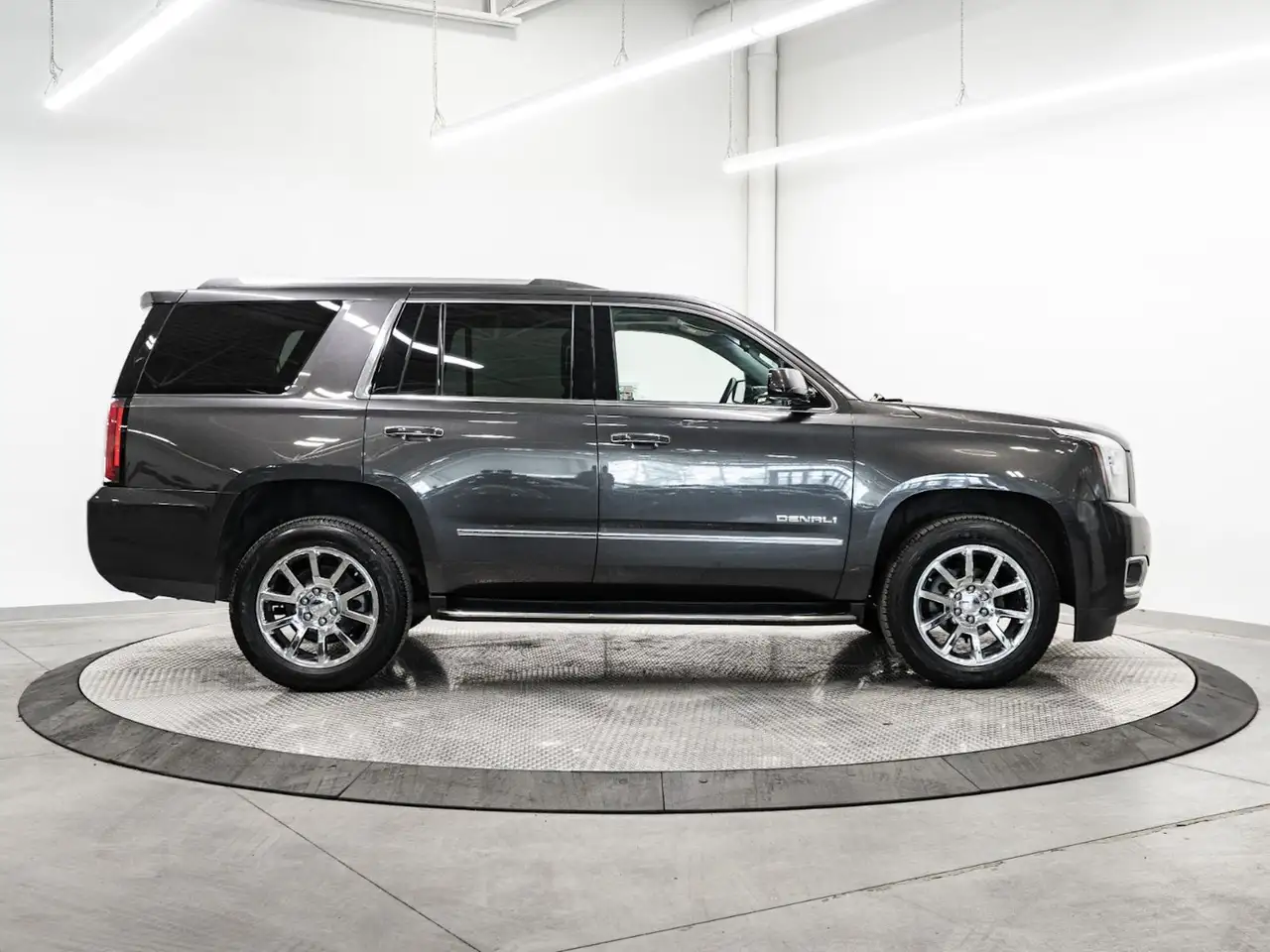 GMC Yukon снимка GMC Yukon