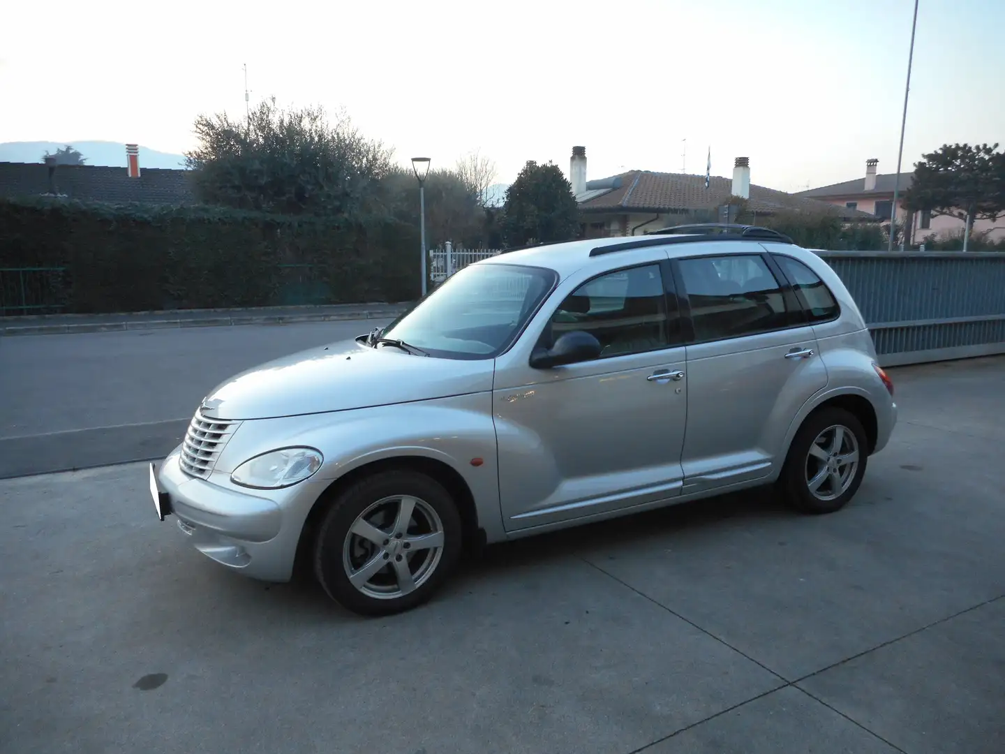 Chrysler PT Cruiser 1.6 Touring Grau - 2