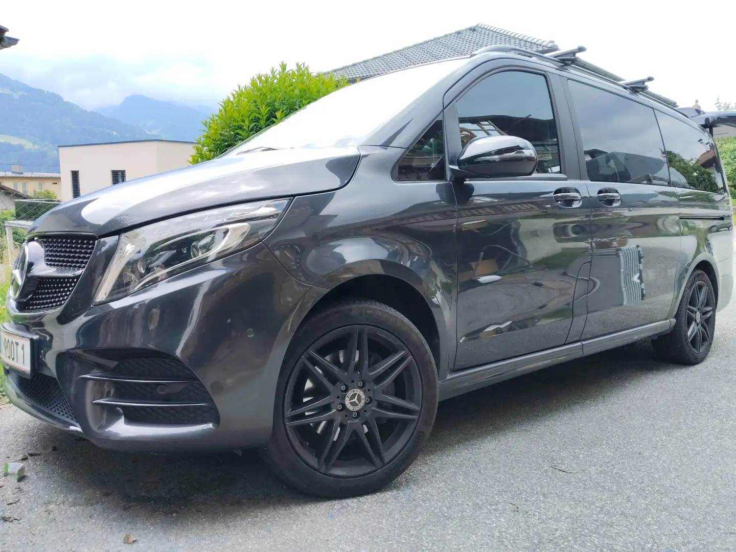 Mercedes-Benz V 300 AMG Avant. LANG 7 Sitz AHK, Navi, MBUX Grau - 1