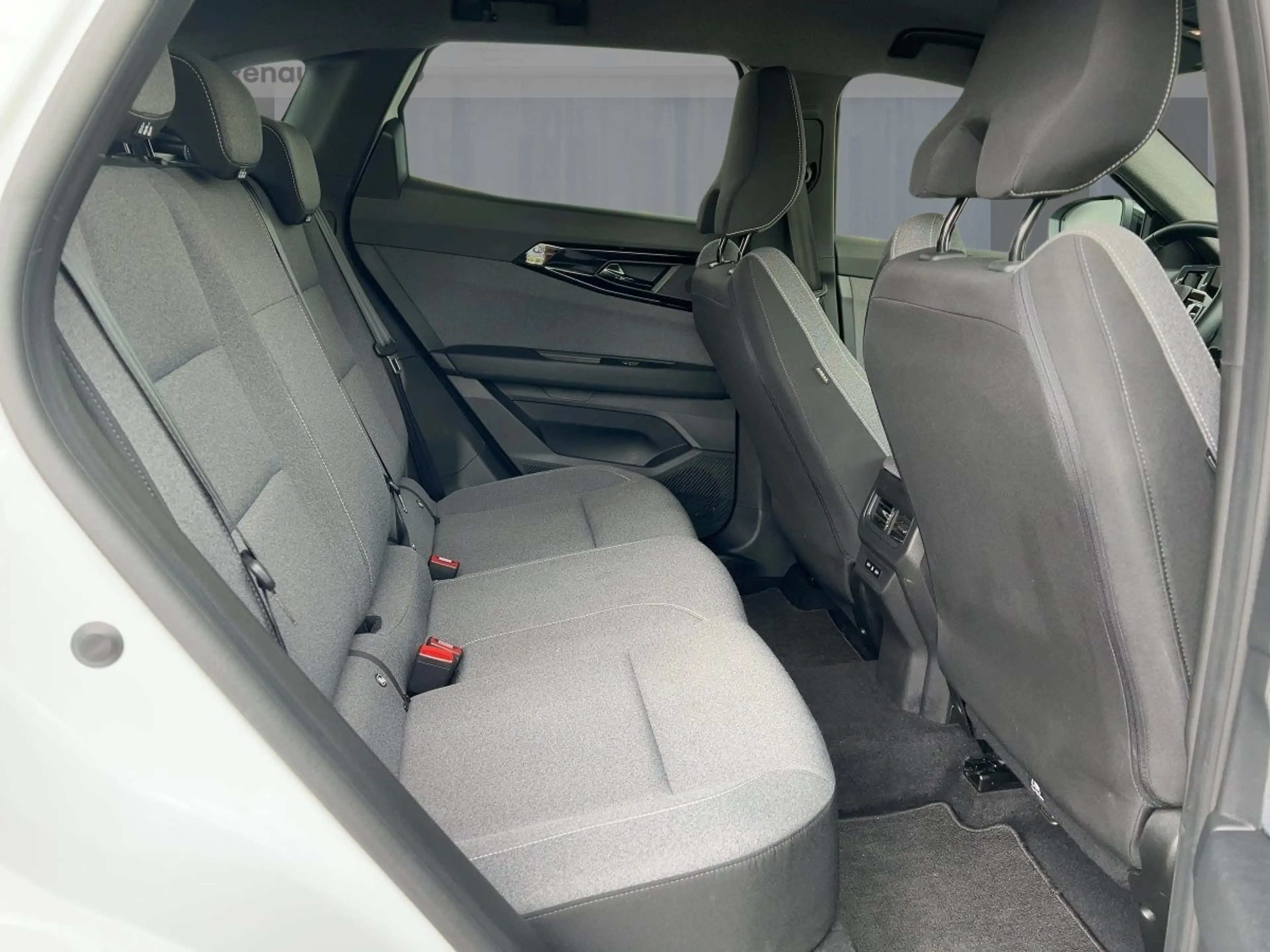 Renault Austral Evolution Mild Hybrid 160 Automatik — photo 9
