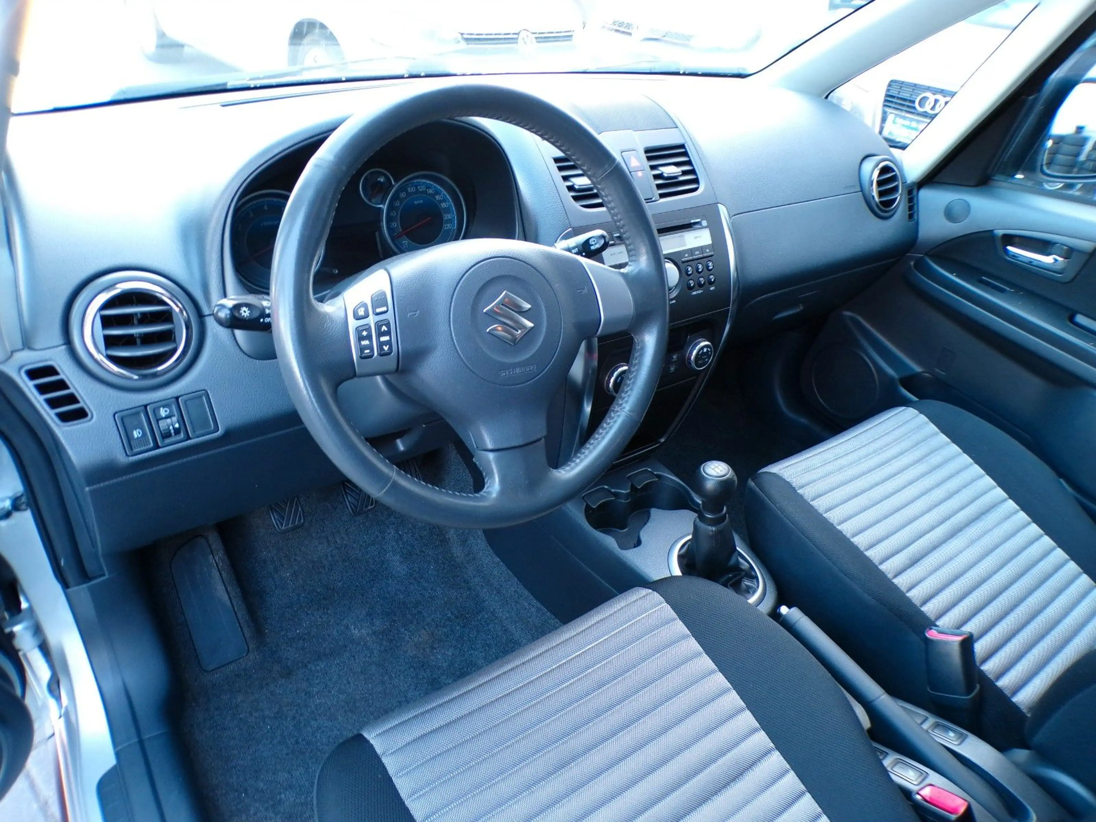 Suzuki SX4 1.6 VVT 2WD mit AHK. — photo 10