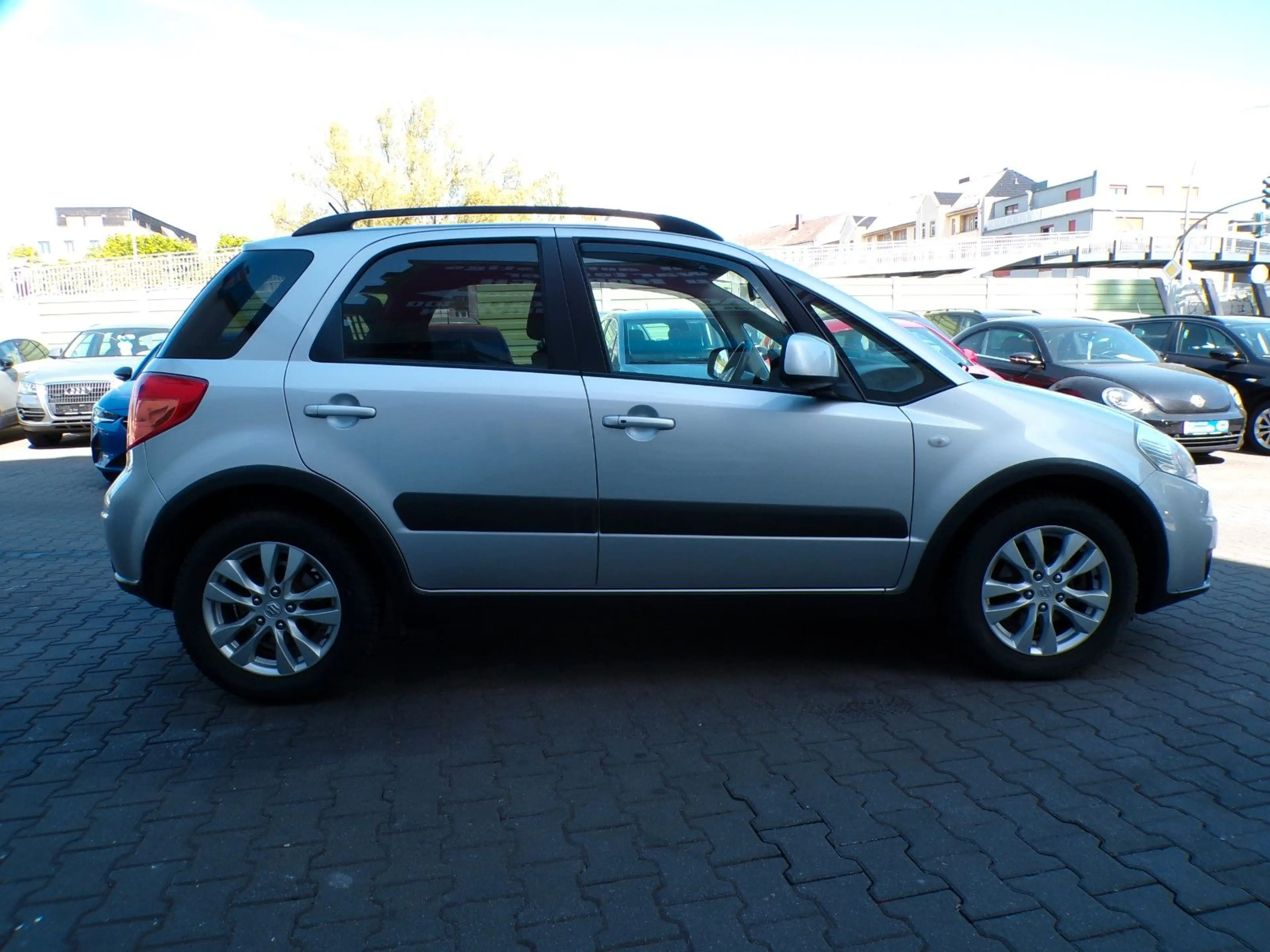 Suzuki SX4 1.6 VVT 2WD mit AHK. — photo 4