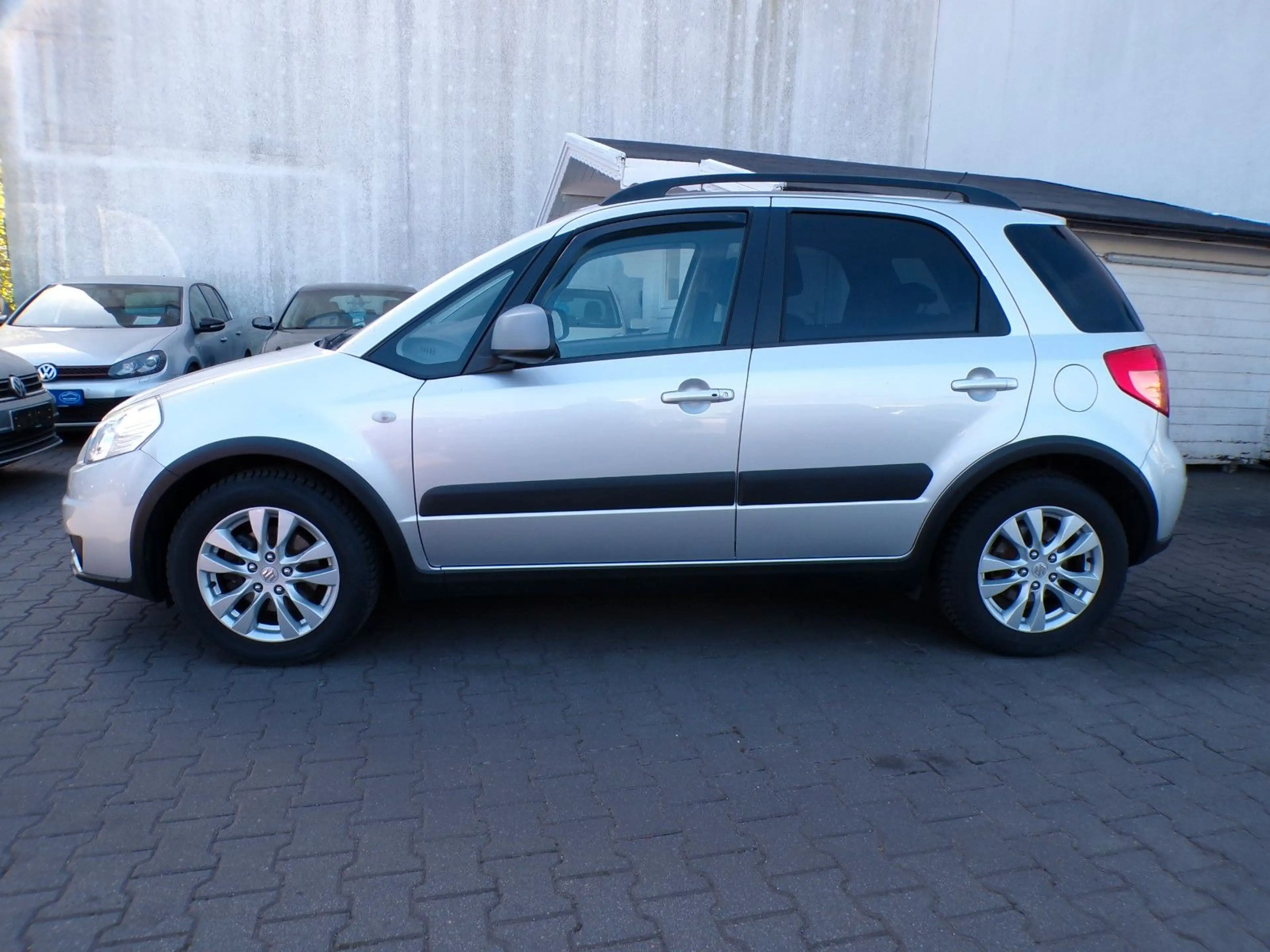 Suzuki SX4 1.6 VVT 2WD mit AHK. — photo 7