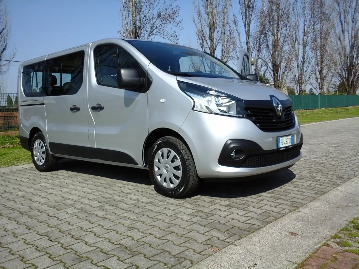Renault Trafic Grigio - 1