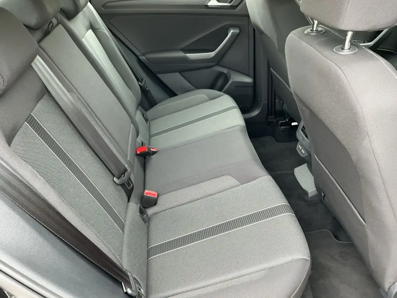 Volkswagen T-Roc 1.5 TSI DSG LIFE LED+AHK+NAVI+DAB+SHZ+PDC, миниатюра 16