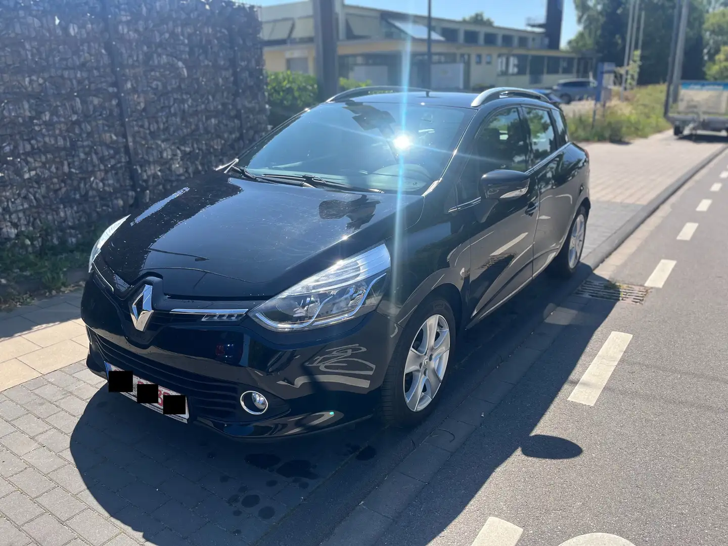 Renault Clio 1.2 TCe 120 Grandtour / Automatik / Tüv neu Schwarz - 1