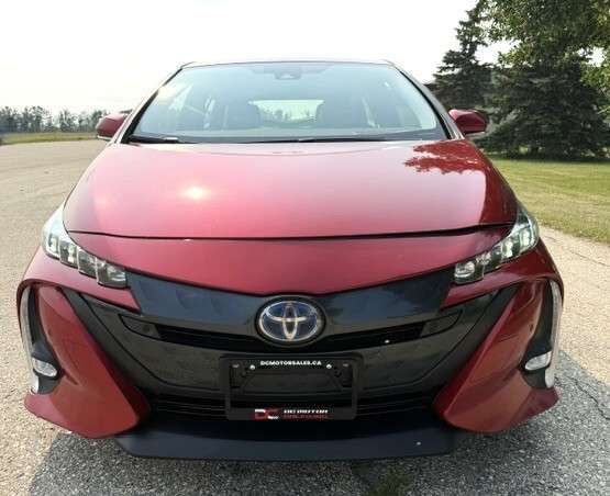 2019 Toyota Prius TECHNOLOGY PKG LEATHER | NAVIGATION | NEW TIRES — снимка 1