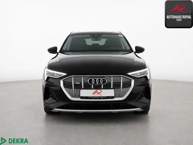 Audi E-Tron view 8