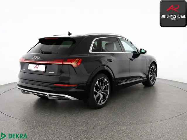 Audi E-Tron view 5