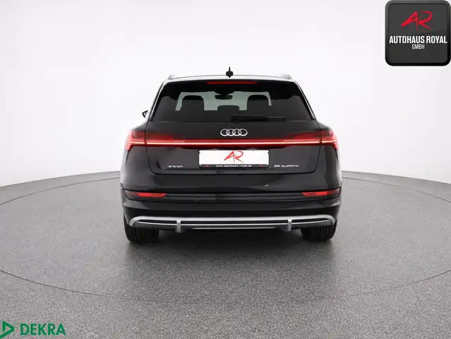 Audi E-Tron view 4