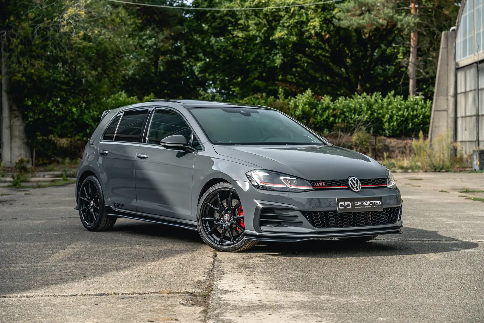 Volkswagen Golf GTI AKRAPOVIC / PANO / DYNAUDIO / 290 PK / Gris - 1
