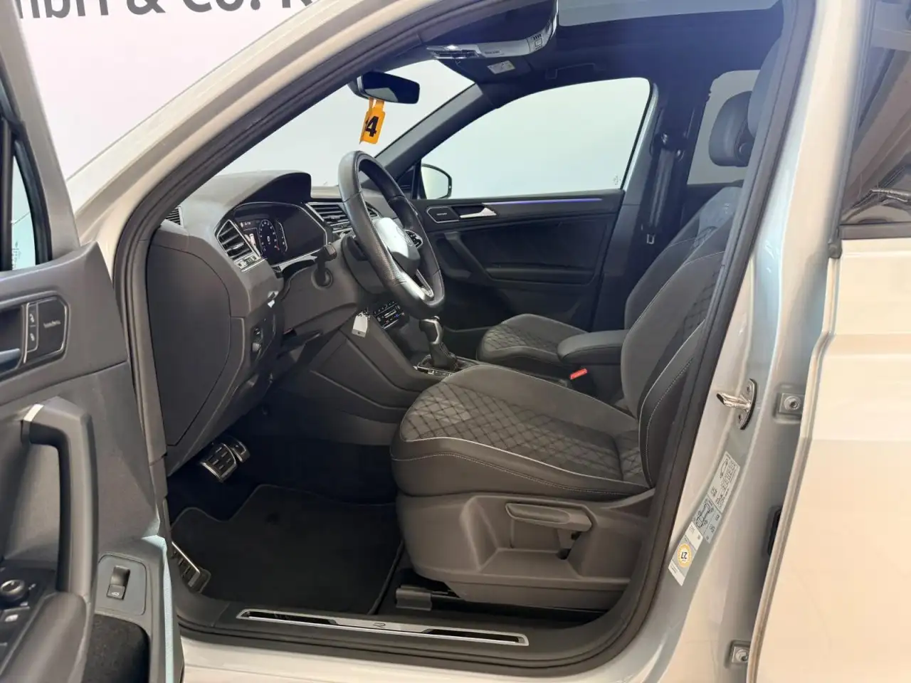 Volkswagen Tiguan 2.0 TDI R-Line DSG AHK Matrix Pano Klima Navi, миниатюра 4
