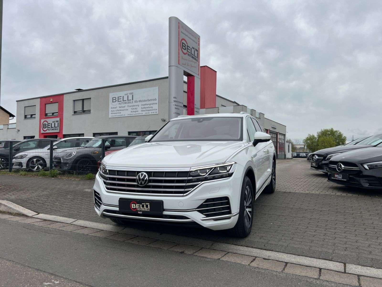 Second hand Volkswagen Touareg 3.0 TDI