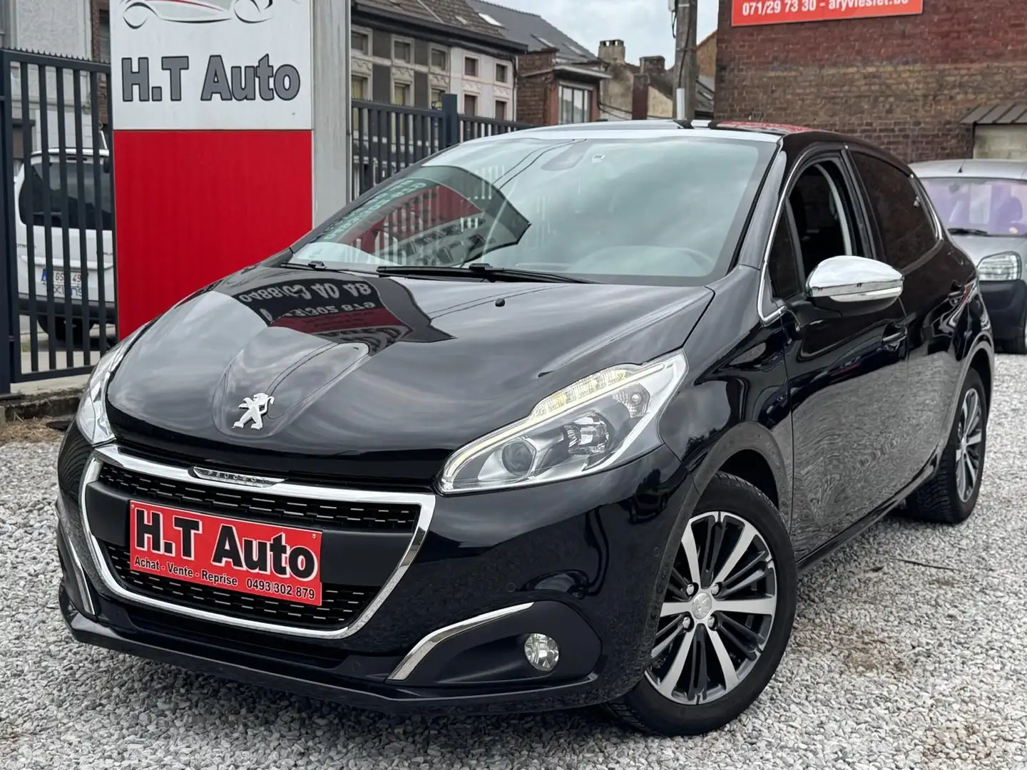 Peugeot 208 1.2i Allure/ Etat neuf/Full options/Toit pano/Gps! Noir - 1
