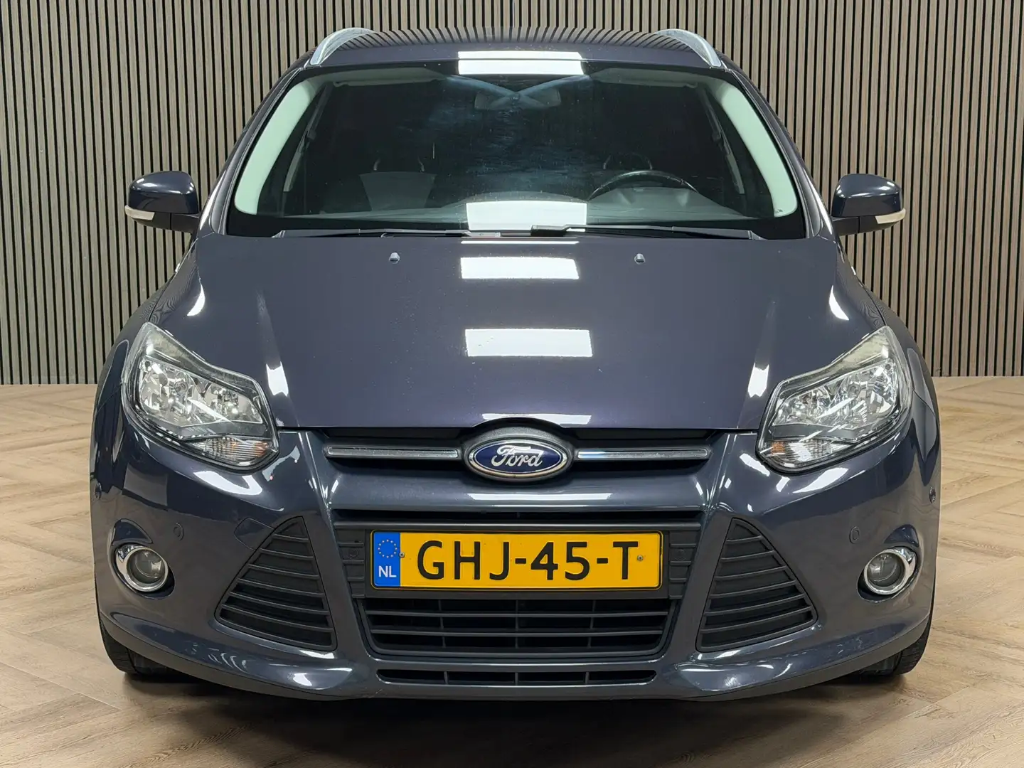 Ford Focus Wagon 1.0 EcoBoost Trend AIRCO PDC START/STOP STOE Grau - 2