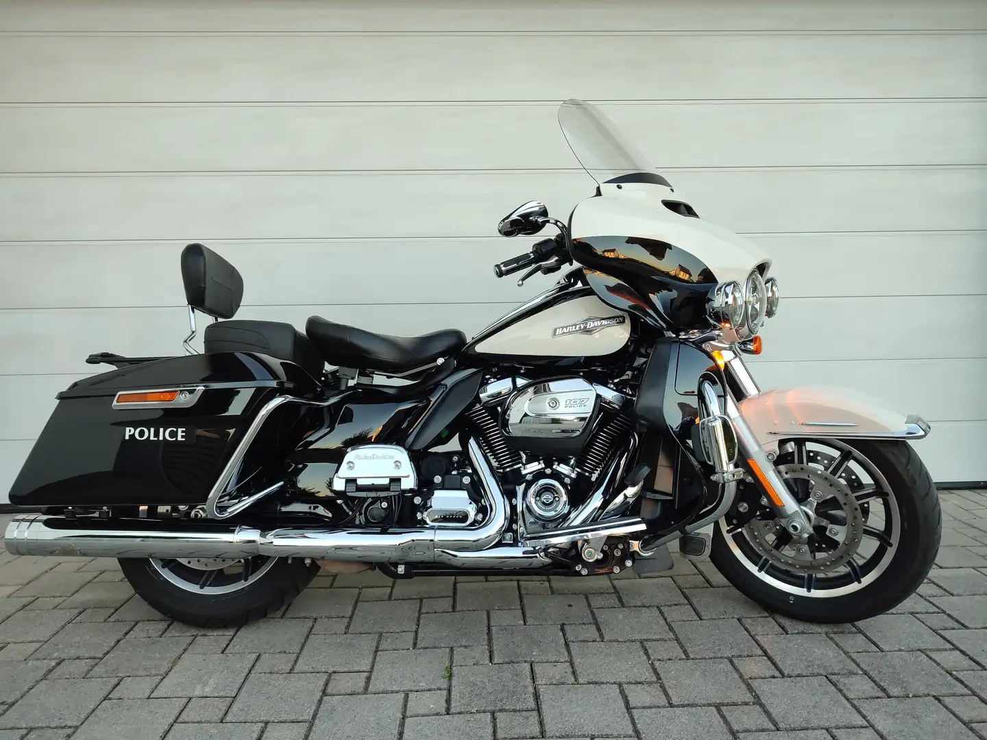 Harley-Davidson Electra Glide Electra Glide Police Jekill & Hyde Černá - 2