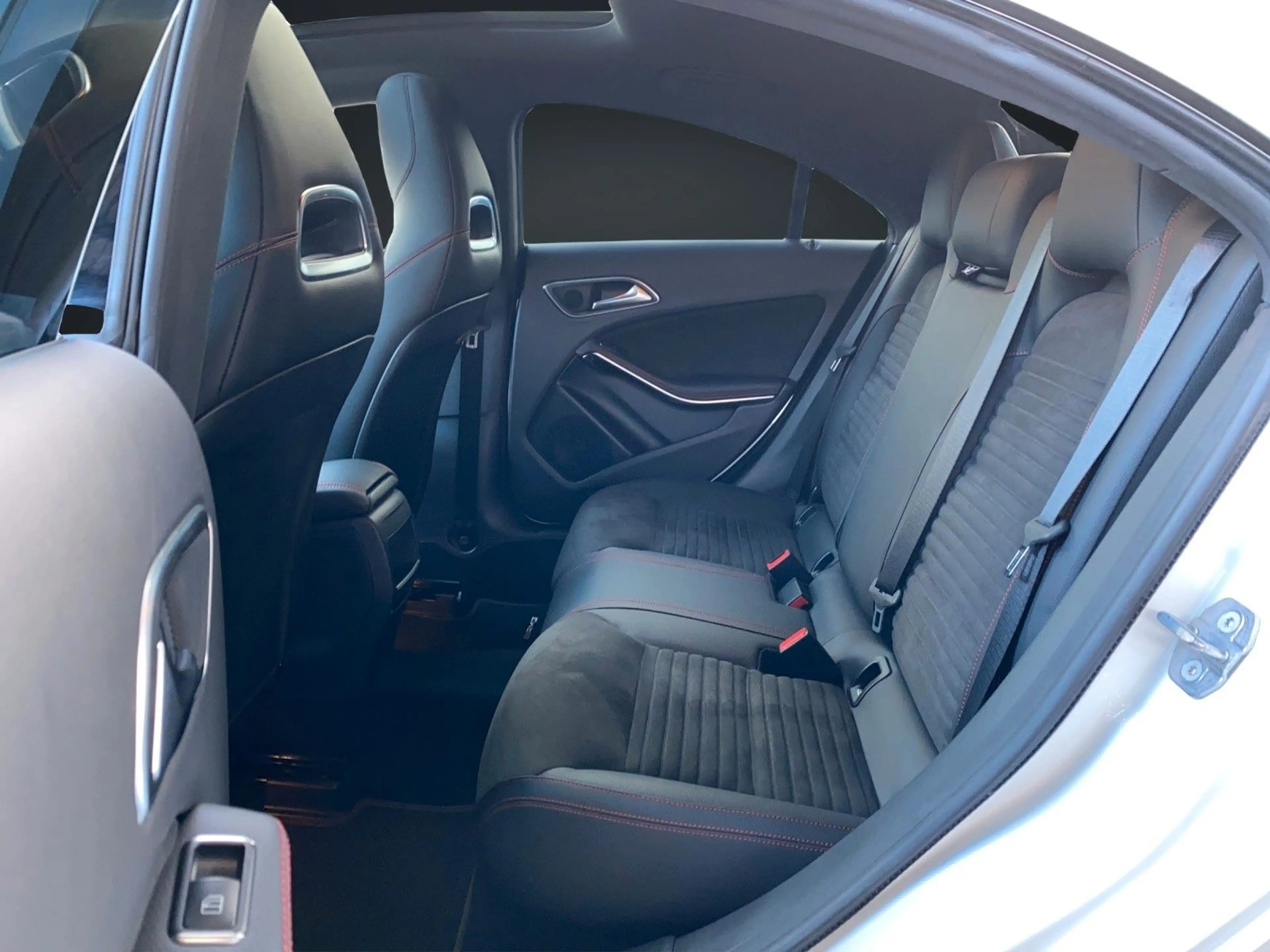 Mercedes-Benz CLA 220 d 4M AMG-LINE NAVI-KAMERA-PANORAMA-LED — photo 15