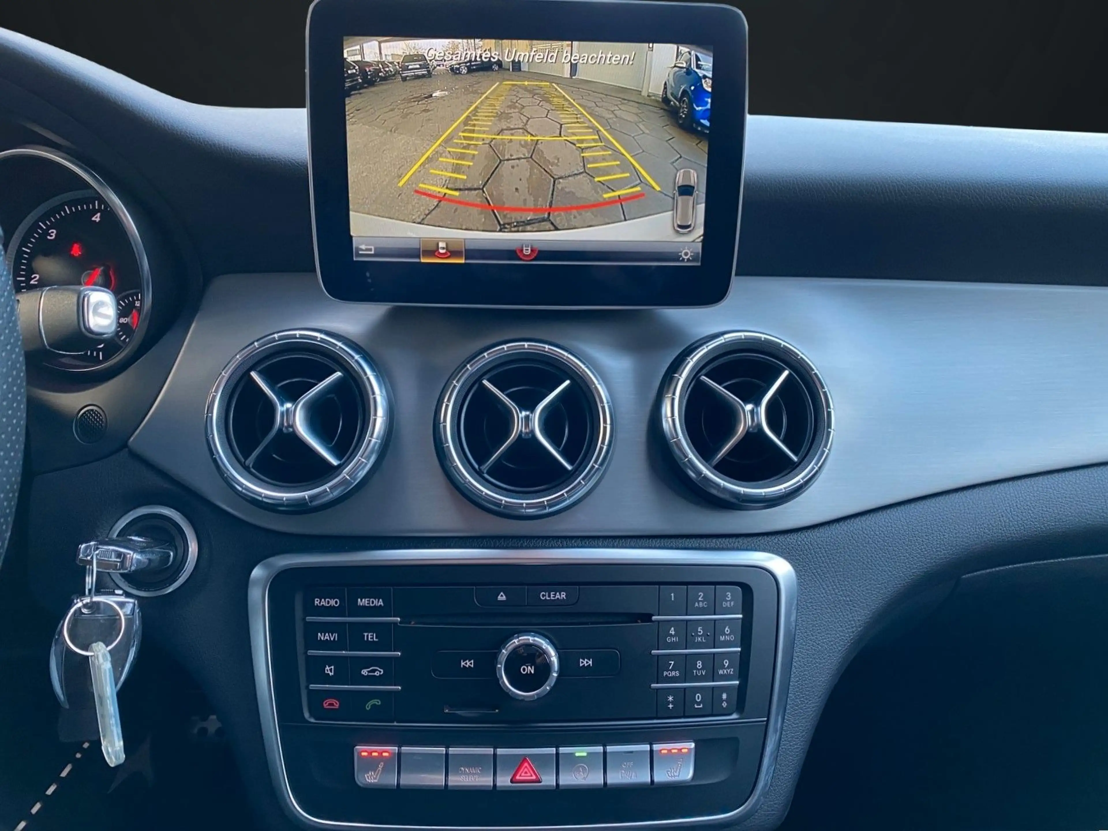 Mercedes-Benz CLA 220 d 4M AMG-LINE NAVI-KAMERA-PANORAMA-LED — photo 11