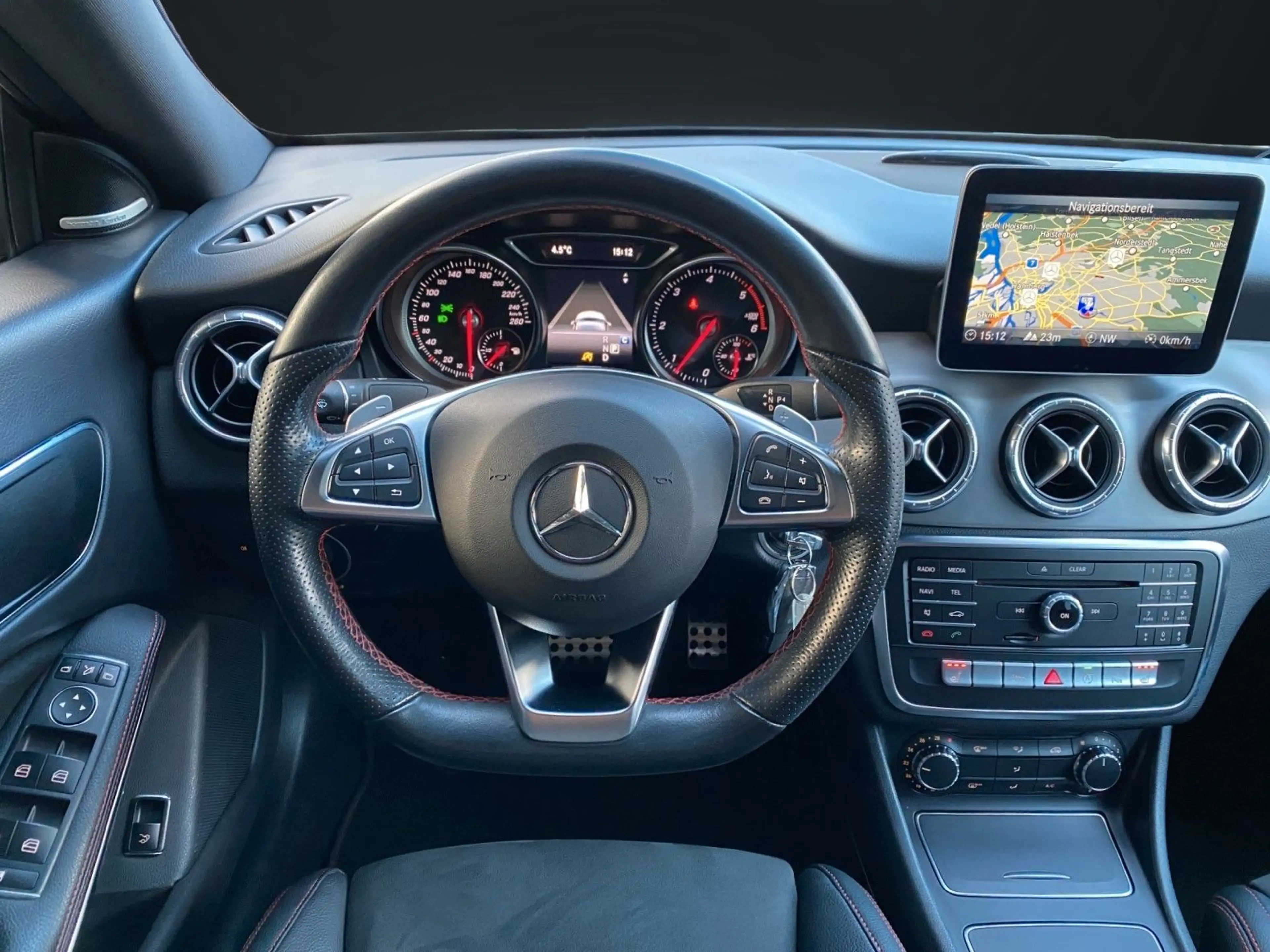 Mercedes-Benz CLA 220 d 4M AMG-LINE NAVI-KAMERA-PANORAMA-LED — photo 12