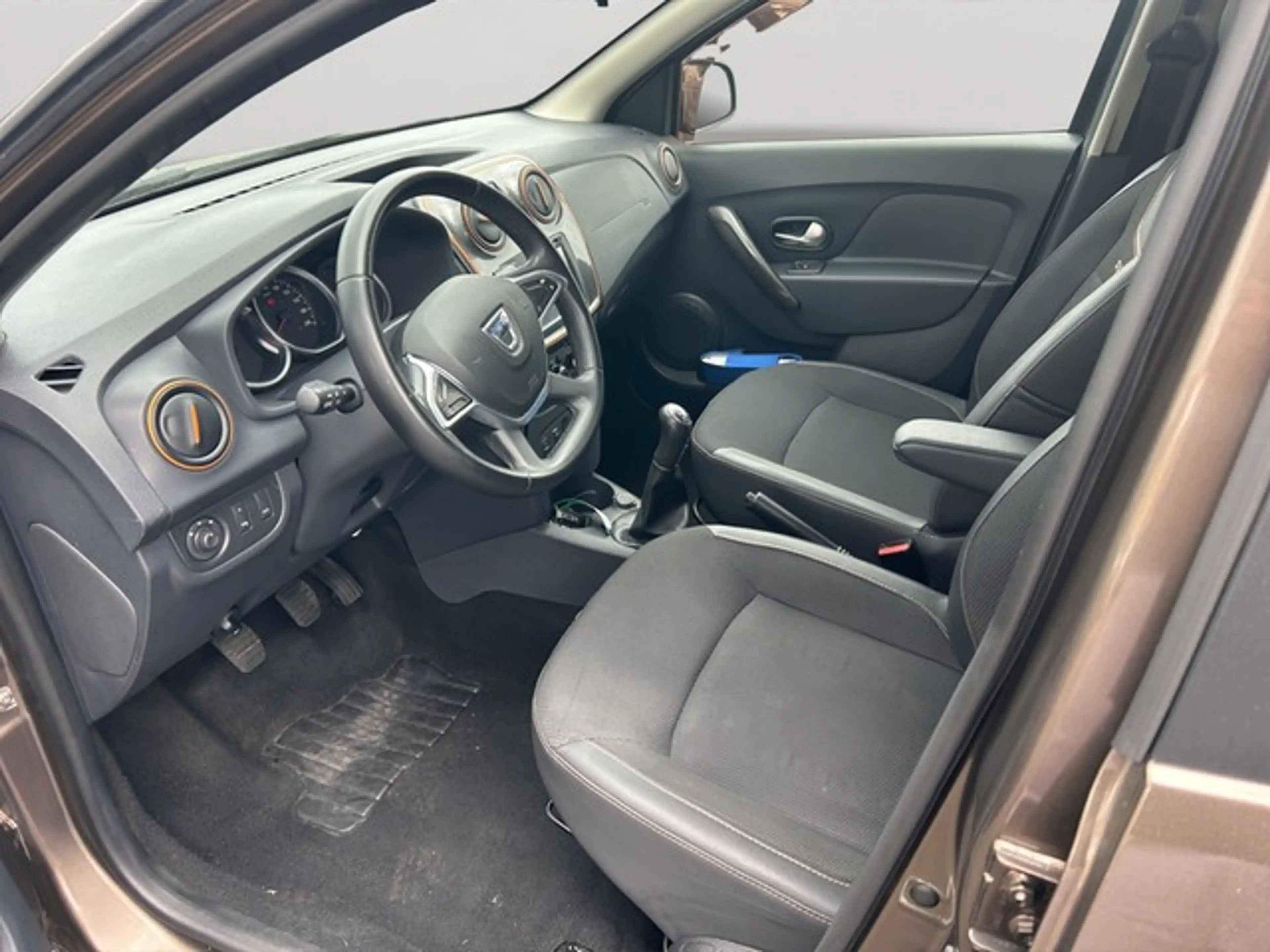 Dacia Sandero II (10.2012->) Stepway Celebration — photo 8