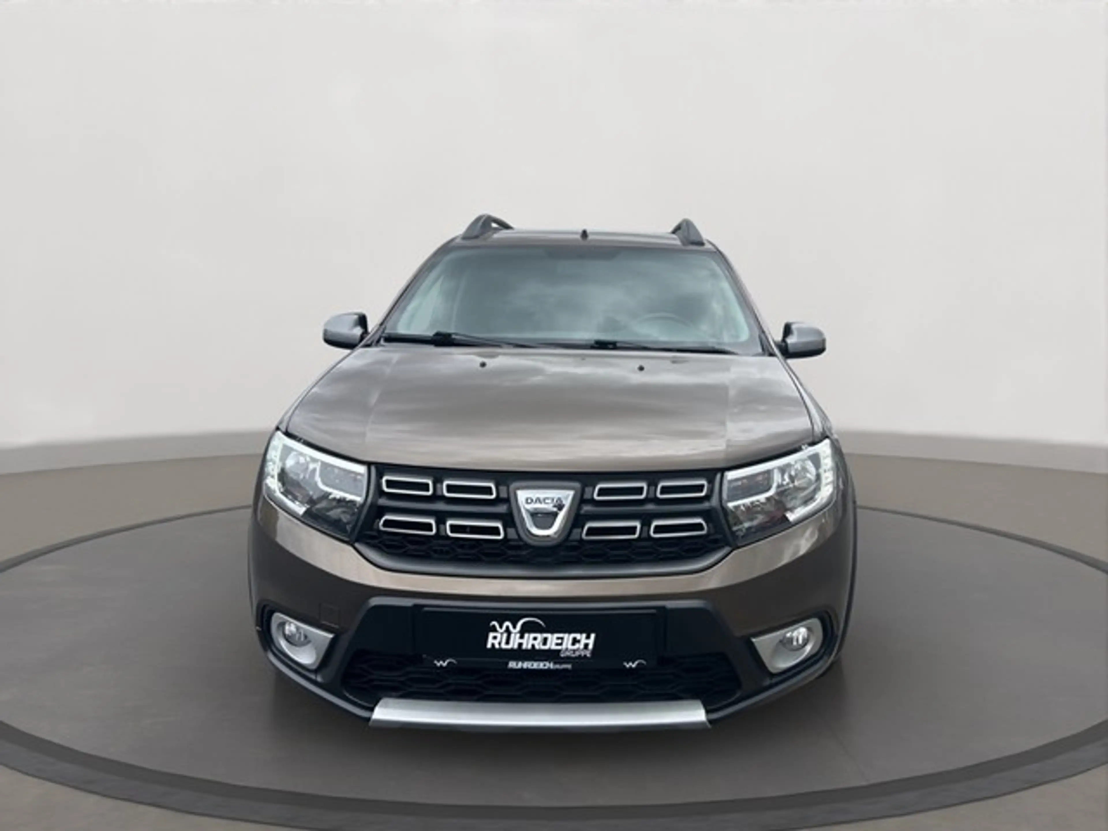 Dacia Sandero II (10.2012->) Stepway Celebration — photo 6