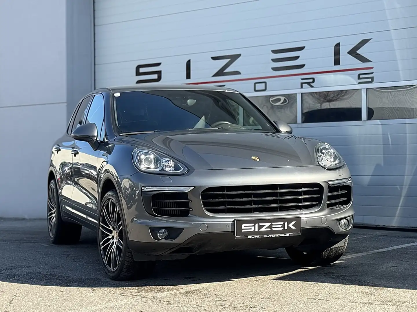 Porsche Cayenne II 3,0 Aut. Grau - 2