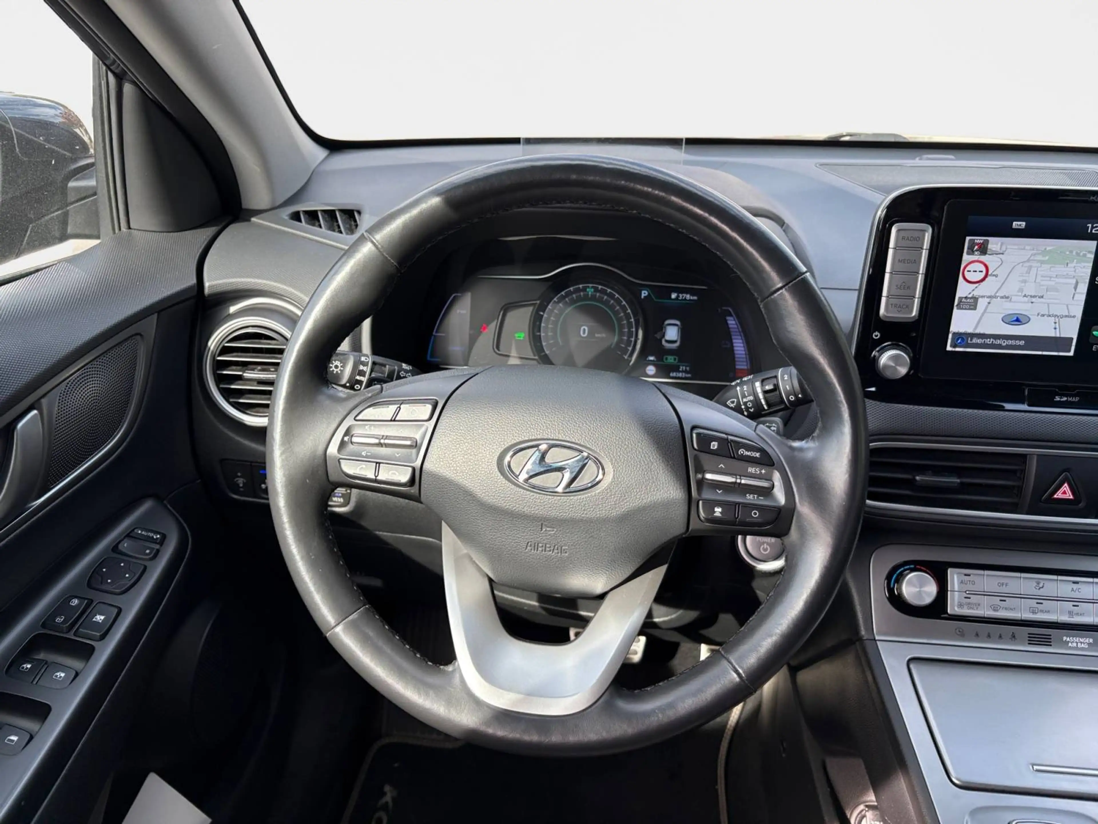 Hyundai KONA — photo 14