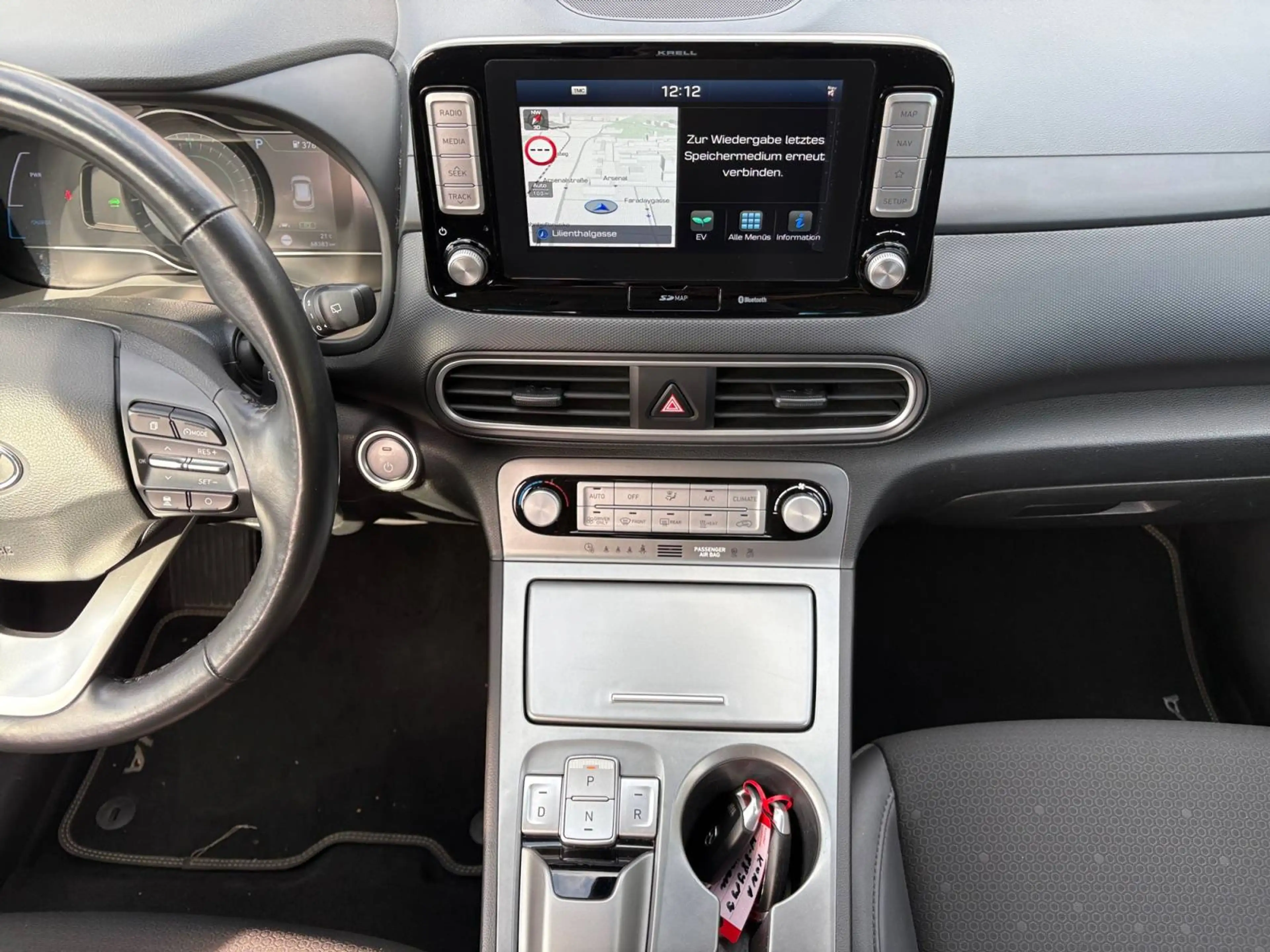 Hyundai KONA — photo 13