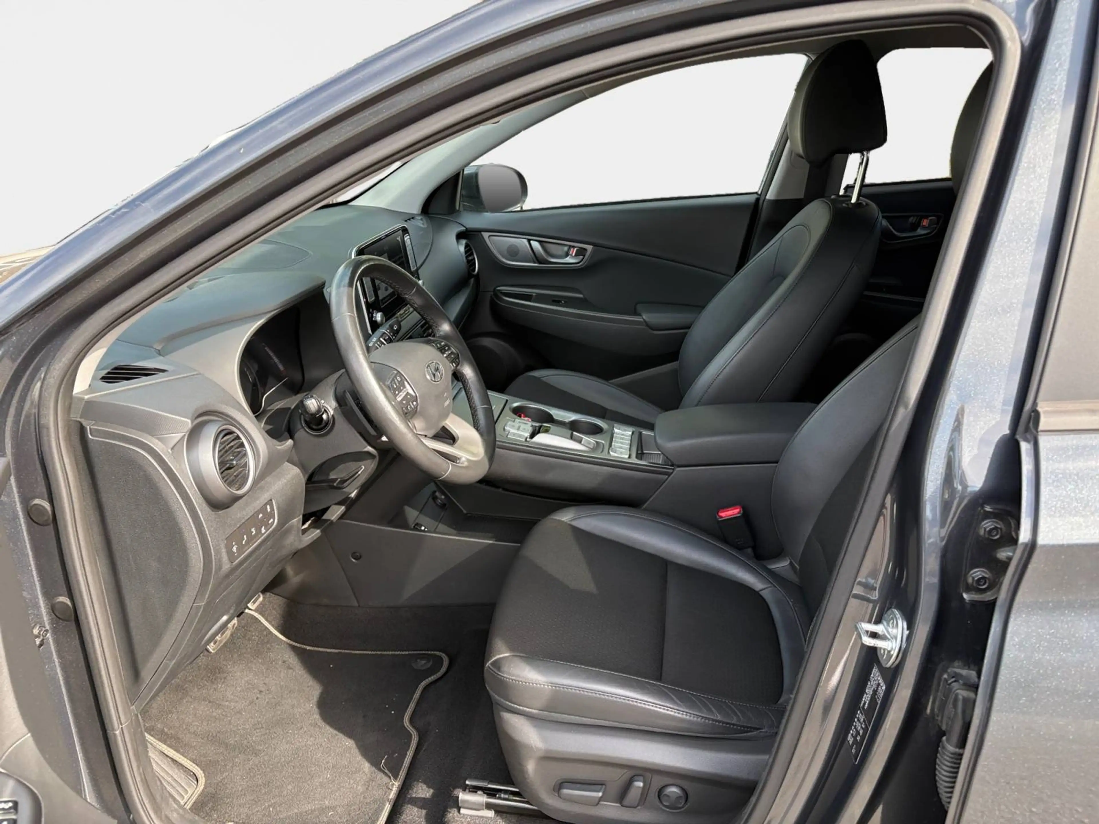 Hyundai KONA — photo 11