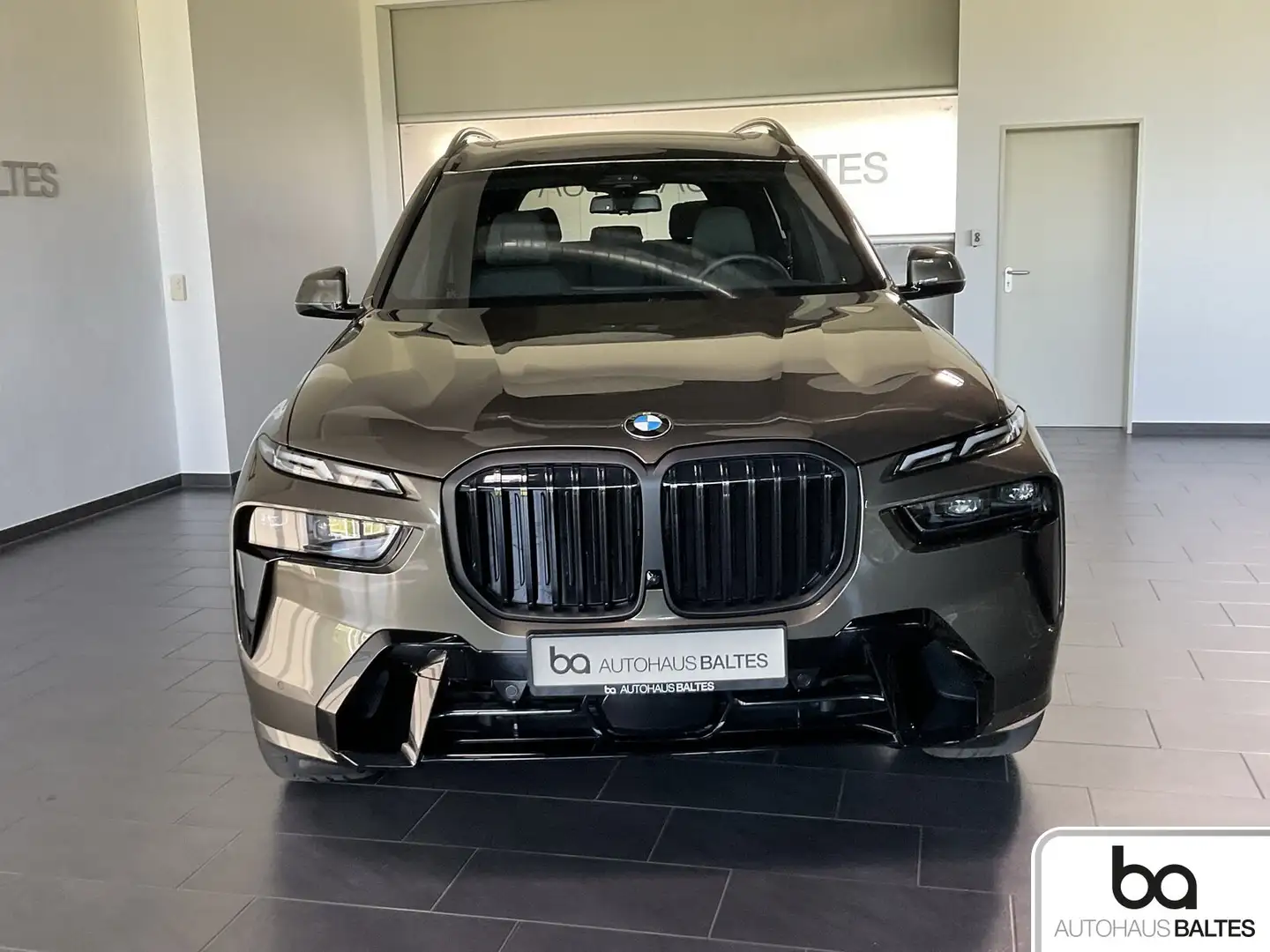 BMW X7 X7 xDrive 40d M Sport Pro 22"/Pano/HK/Soft/Ico/AHK Brun - 2