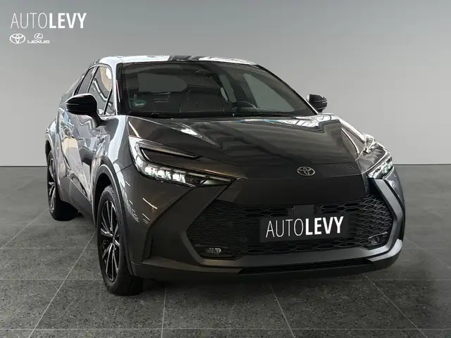 Toyota C-HR view 8