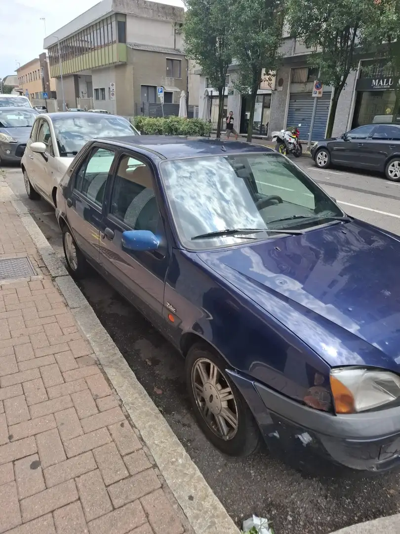 Ford Fiesta 3p 1.2 Ghia c/AC - 2