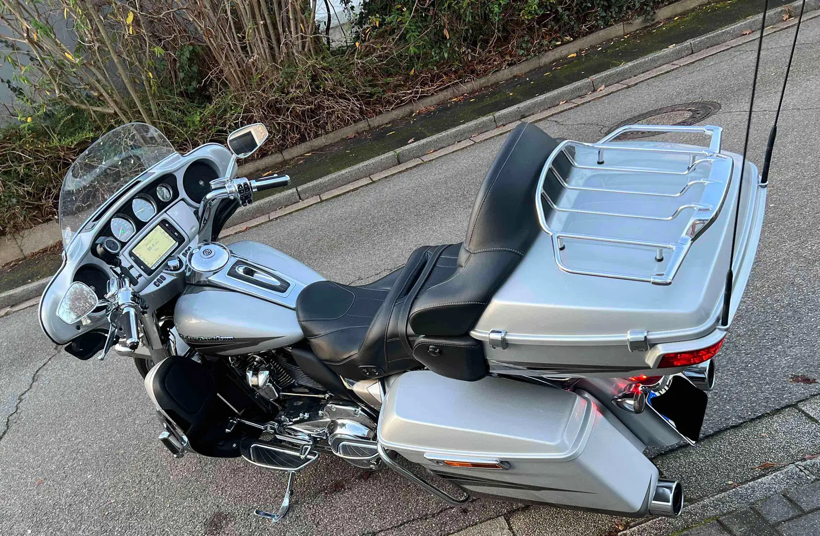 Harley-Davidson CVO Limited Modelljahr 2017 Zilver - 2