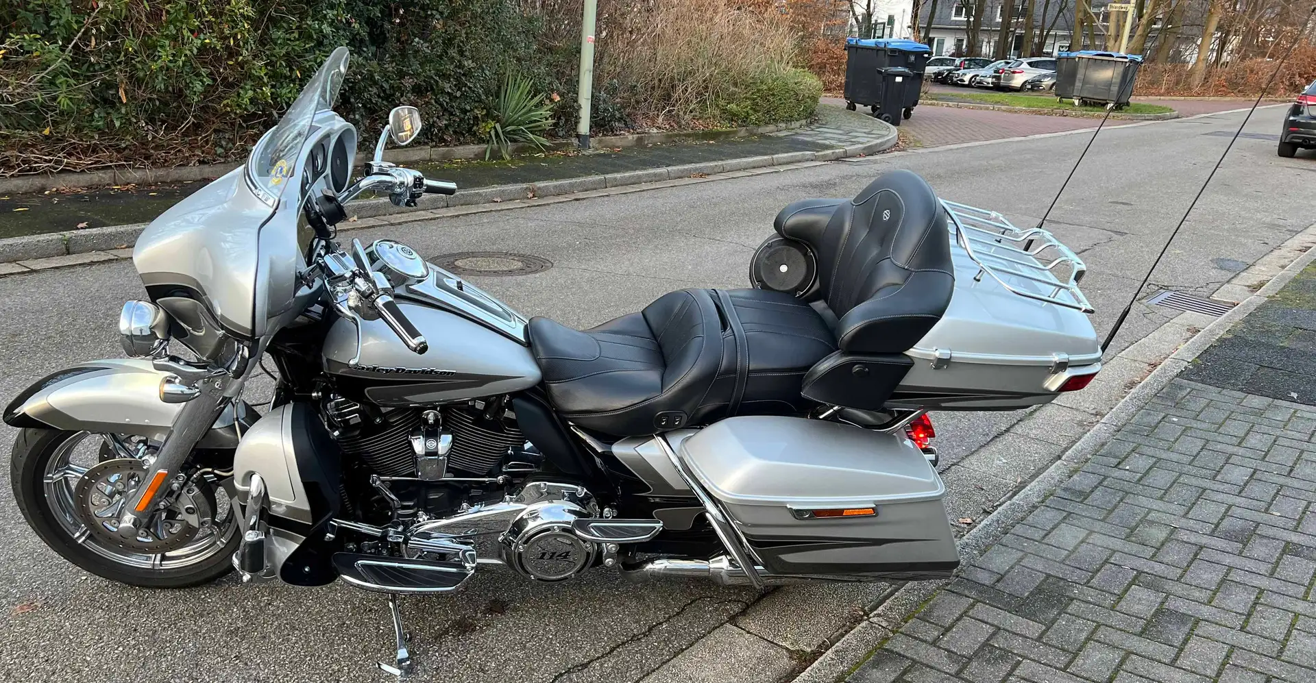 Harley-Davidson CVO Limited Modelljahr 2017 Zilver - 1